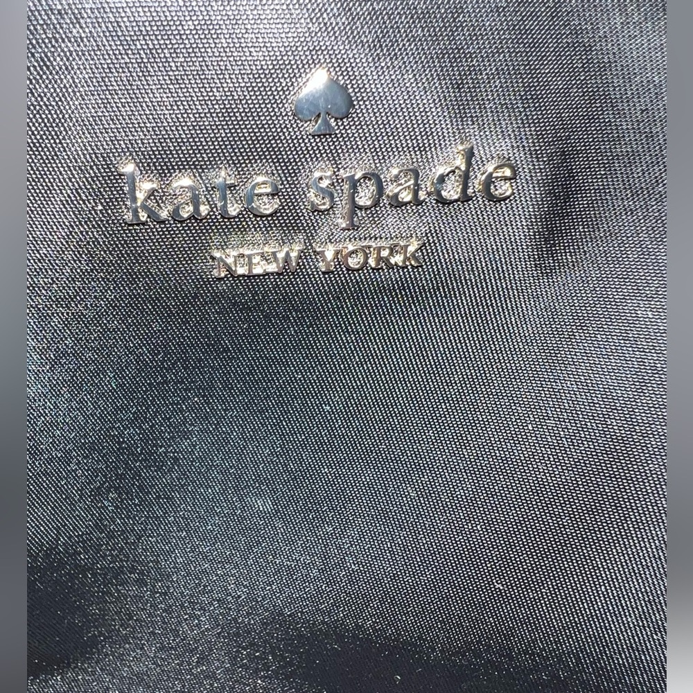 NWT Kate Spade Chelsea Cosmetic bag. - Picture 4 of 6